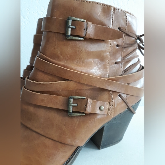 Adorable womens heeled booties, size 11 - Picture 15 of 15